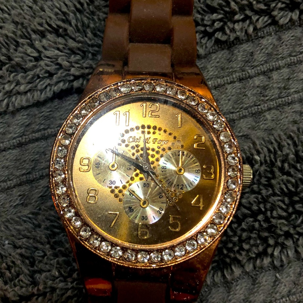Beautiful Brown Rhinestone watch!